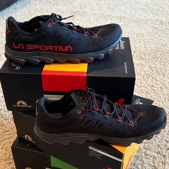 La Sportiva HELIOS III mountain running shoes